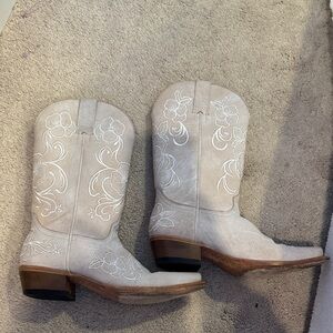 Shyanne Floral Cowboy Boots